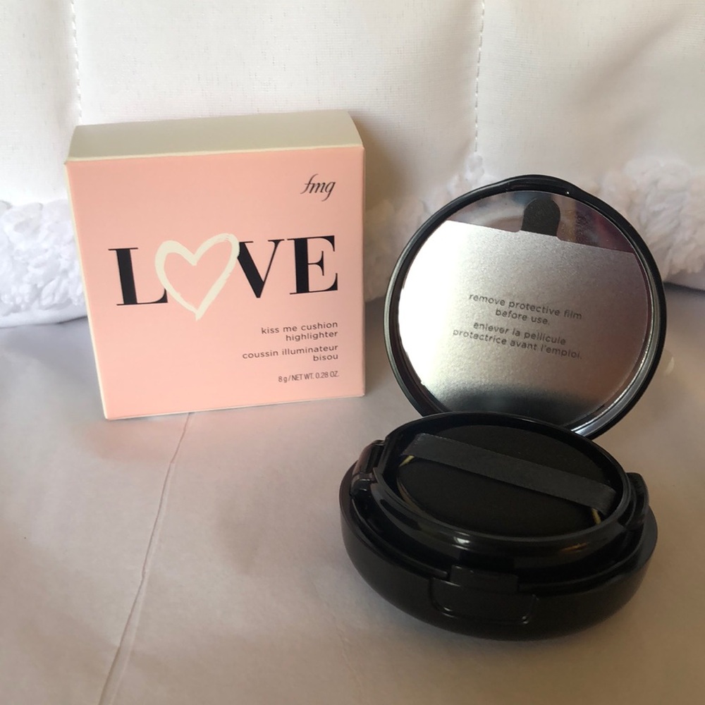 Avon Pink Highlighter Compact - Picture 3 of 6